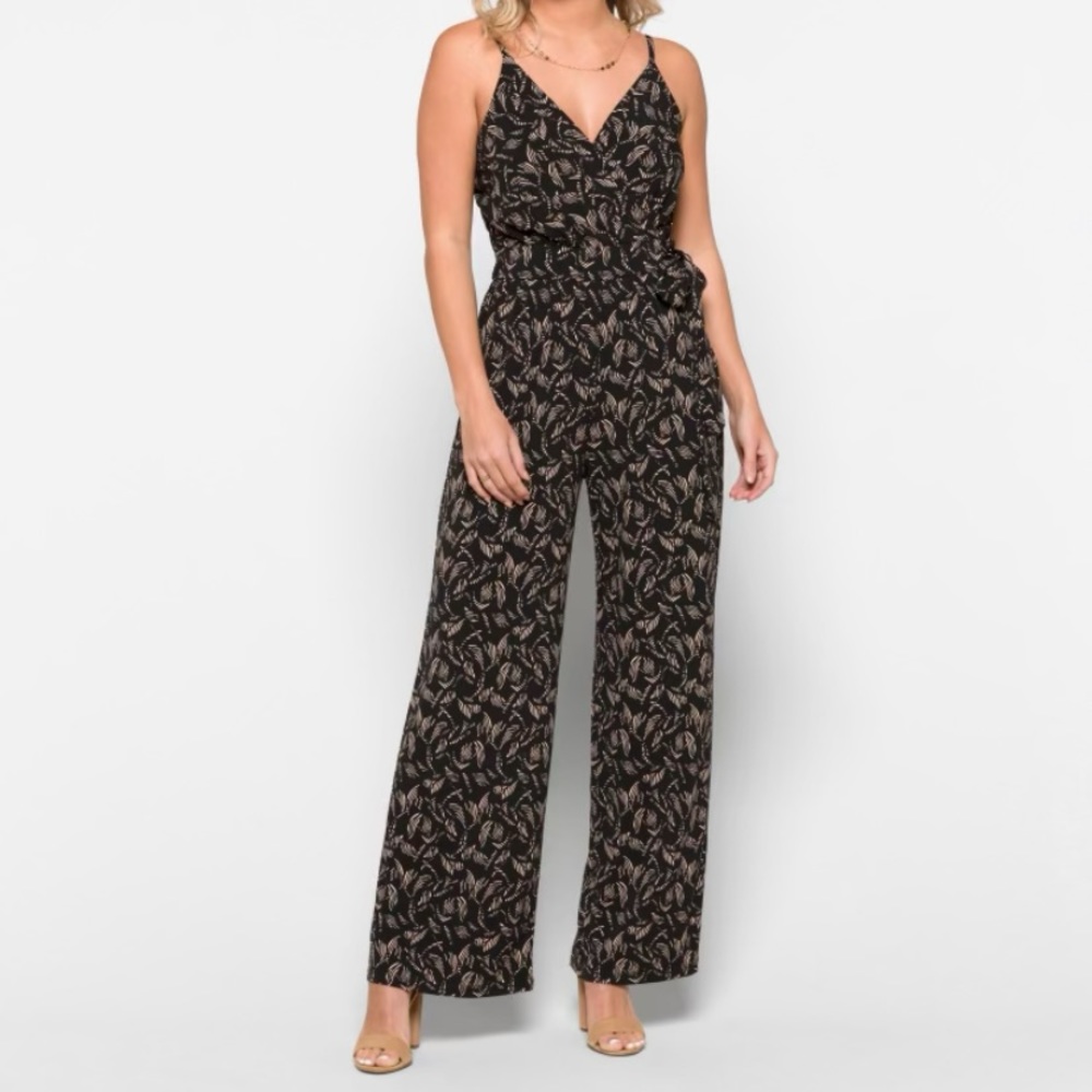 NWT KAILEIGH Rochelle Knit Jumpsuit Size Medium